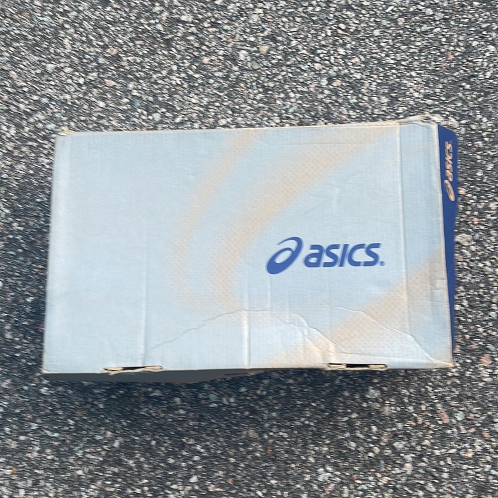 ASICS - Picture 9 of 9